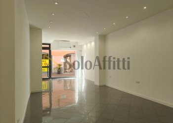 interno - Commercial Premises Via Camillo Benso Cavour 1B, Busto Arsizio - photo 4