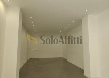 interno - Commercial Premises Via Camillo Benso Cavour 1B, Busto Arsizio - photo 6