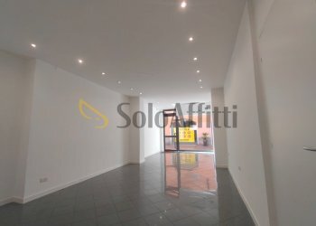 interno - Commercial Premises Via Camillo Benso Cavour 1B, Busto Arsizio - photo 7