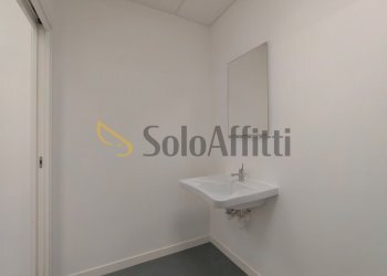 bagno - Commercial Premises Via Camillo Benso Cavour 1B, Busto Arsizio - photo 10