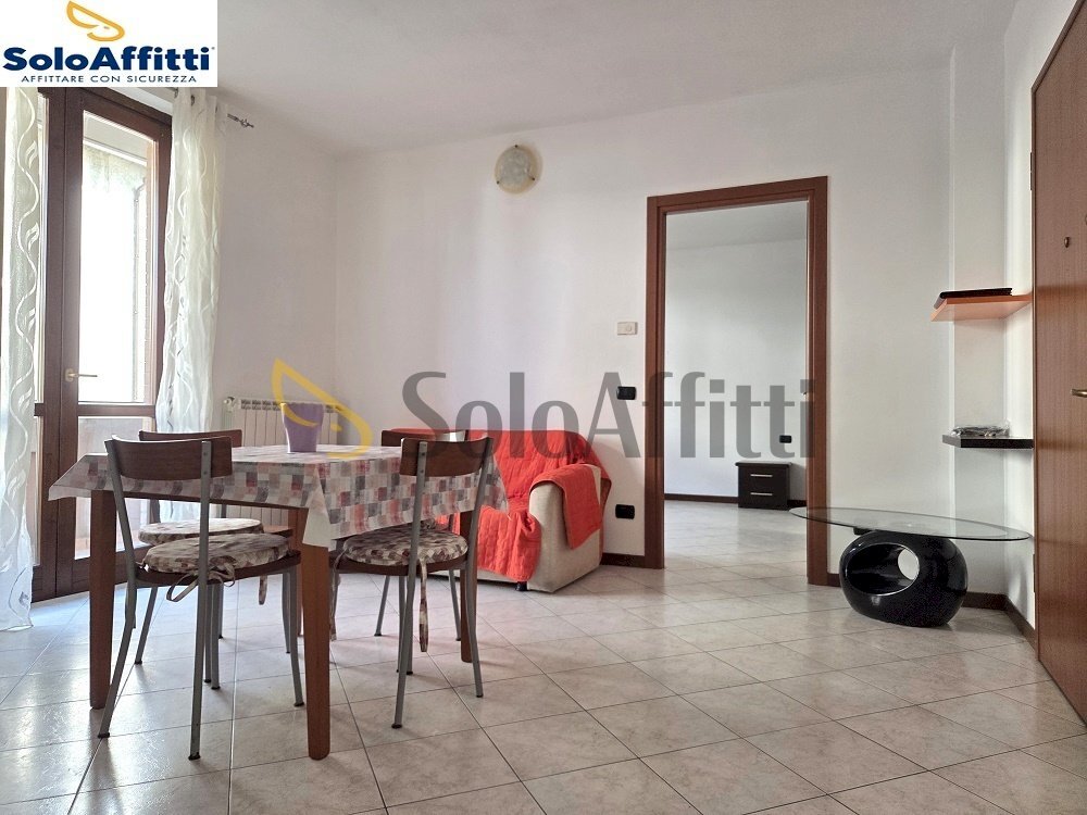 soggiorno con cucina e balcone...jpg - Two-room apartment Via Pace, Limbiate - photo 3