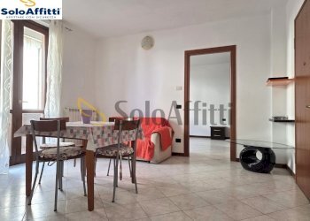 soggiorno con cucina e balcone...jpg - Two-room apartment Via Pace, Limbiate - photo 3