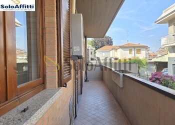 balcone soggiorno..jpg - Two-room apartment Via Pace, Limbiate - photo 9