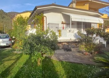 13_esternoRetro1 - Small Villa Massarosa - photo 1
