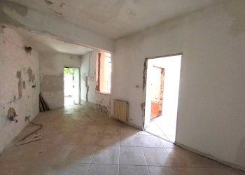 8b - Porzione di casa Uscio - foto 10