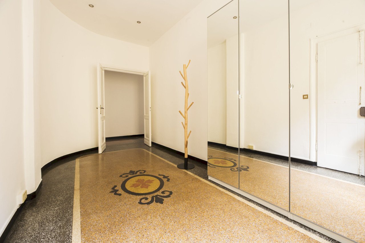 IMG_3553 - Appartamento Corso Magenta, Genova (zona Castelletto) - foto 1