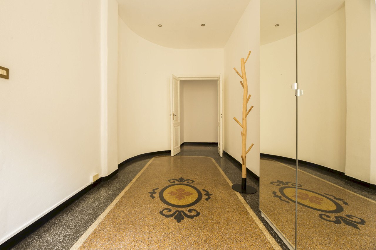 IMG_3559 - Appartamento Corso Magenta, Genova (zona Castelletto) - foto 2