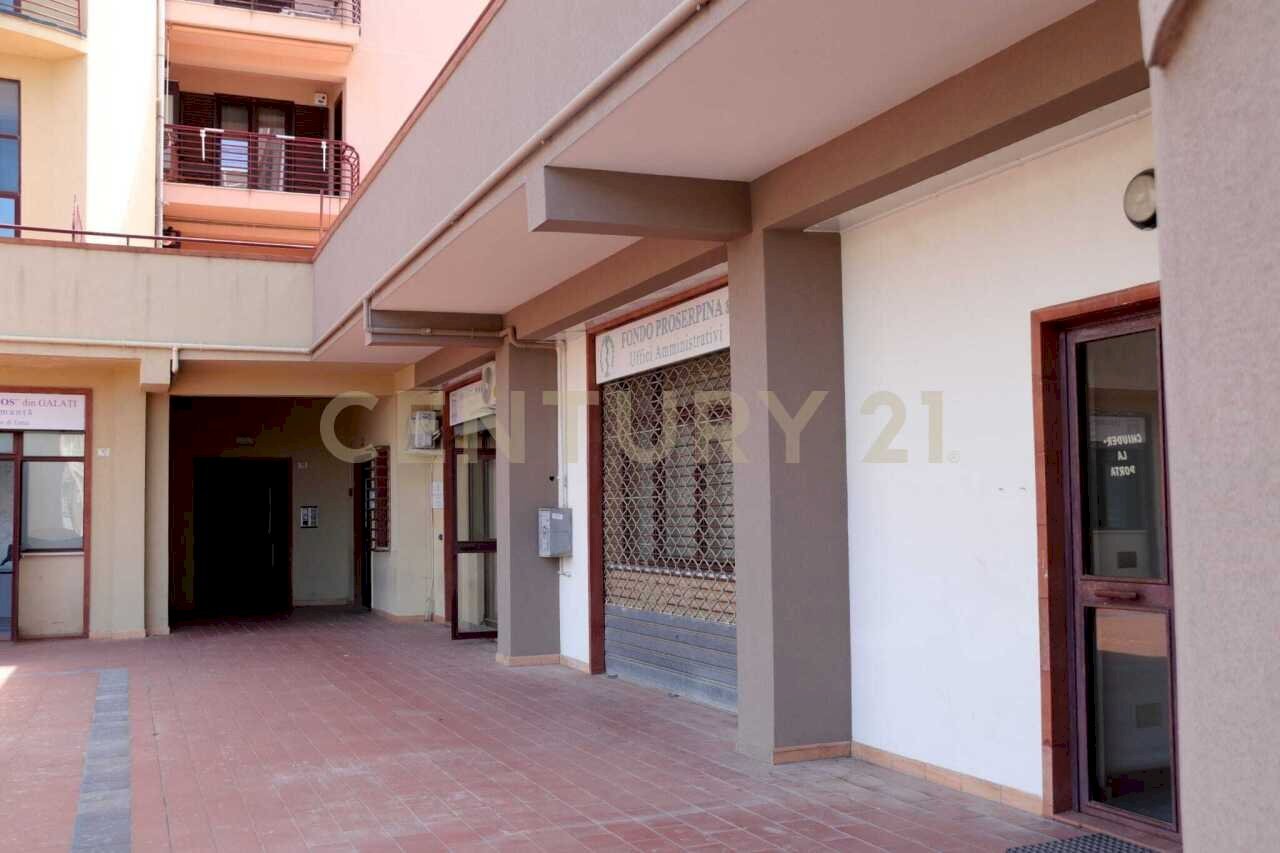 2 - Shopping Center Via Enrico Mattei 12, Enna - photo 2