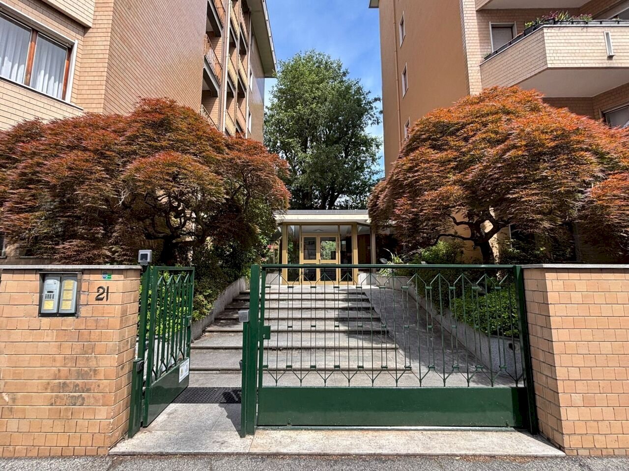 Ingresso condominio - Ufficio Via Morazzone Pier Francesco Mazzucchelli 21, Como - foto 1