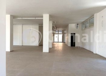 WhatsApp Image 2026-03-23 at 11.30.43 (17)_risulta - Show room via lepanto 0, Gallipoli - foto 6