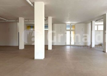 WhatsApp Image 2026-03-23 at 11.30._risultato.jpg - Show room via lepanto 0, Gallipoli - foto 11