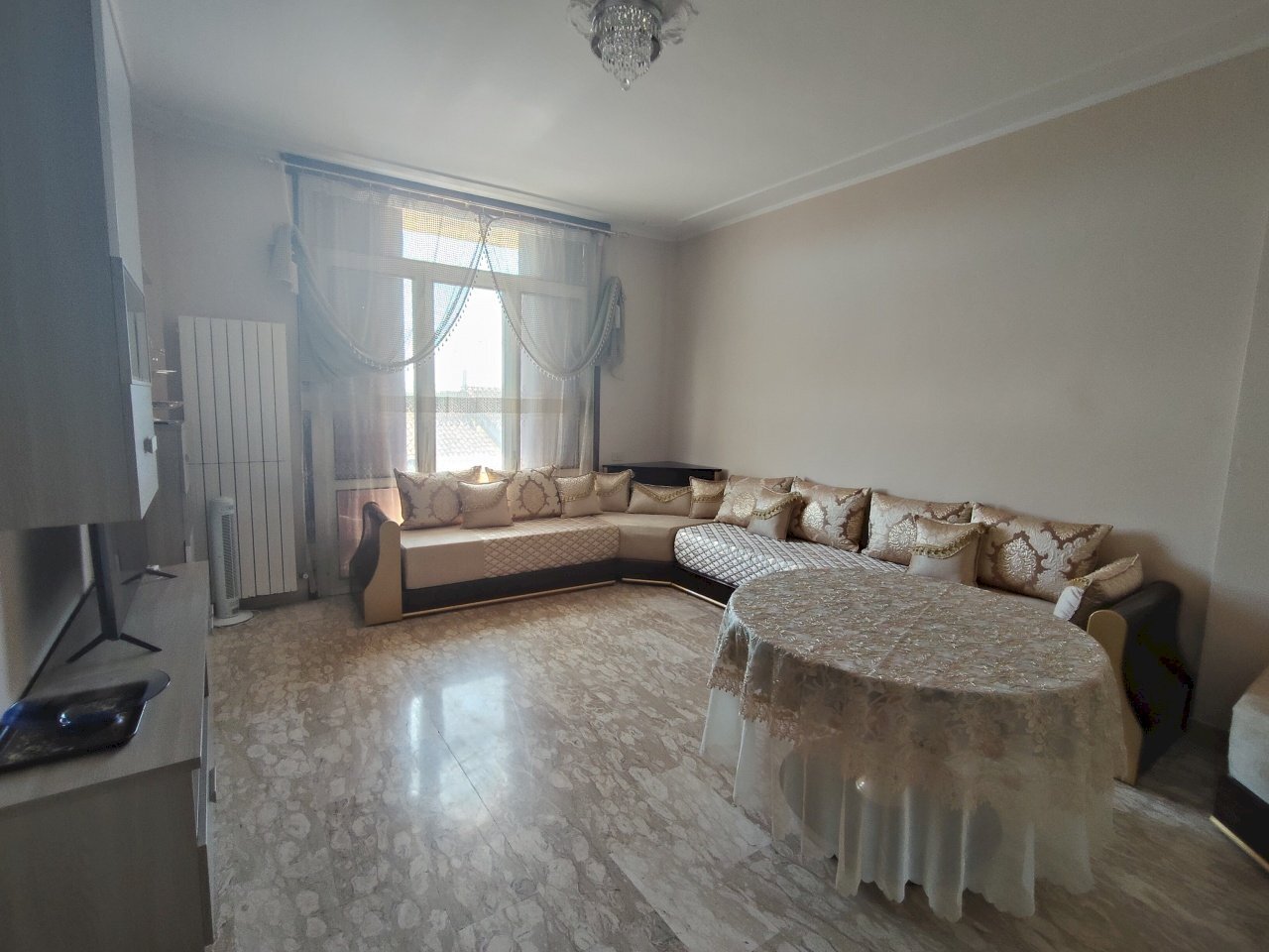 salone - Four-room apartment Via Roma, Pieve Porto Morone - photo 1