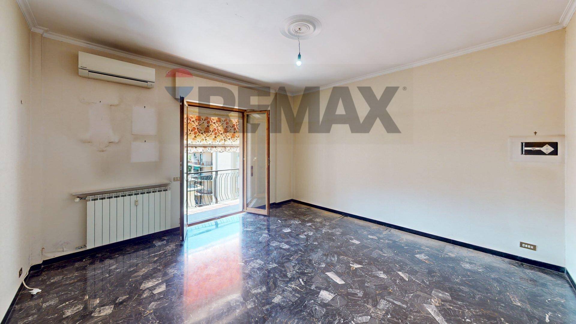 Bilocale Via Bolzaneto, 26 
 Bolzaneto, Genova (zona Bolzaneto) - foto 1