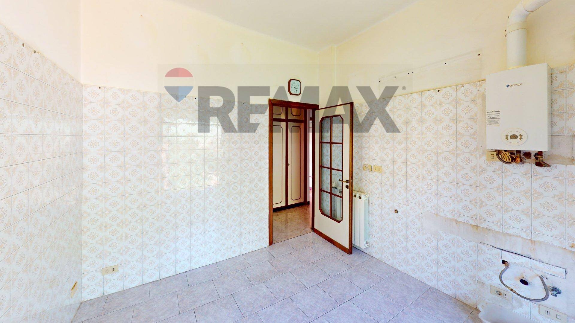 Bilocale Via Bolzaneto, 26
Bolzaneto, Genova (zona Bolzaneto) - foto 2