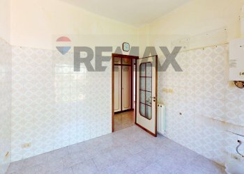 Two-room apartment Via Bolzaneto, 26 
 Bolzaneto, Genova (neighborhood Bolzaneto) - photo 2
