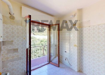 Two-room apartment Via Bolzaneto, 26 
 Bolzaneto, Genova (neighborhood Bolzaneto) - photo 8