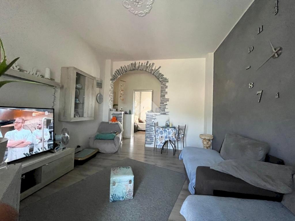 Three-room apartment Via C. Botta, Castellamonte - photo 2