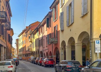 Trilocale Via delle Belle Arti 20, Bologna (zona Centro Storico) - foto 1