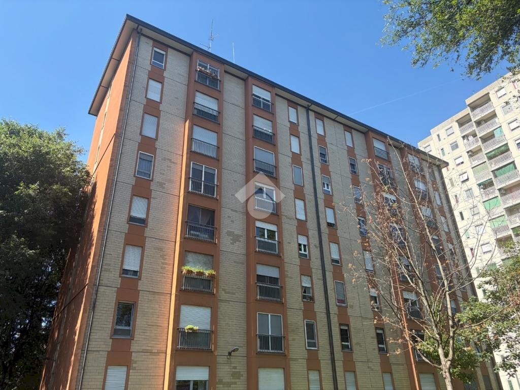 Quadrilocale Via Enrico Falck, Milano (zona Gallaratese) - foto 1
