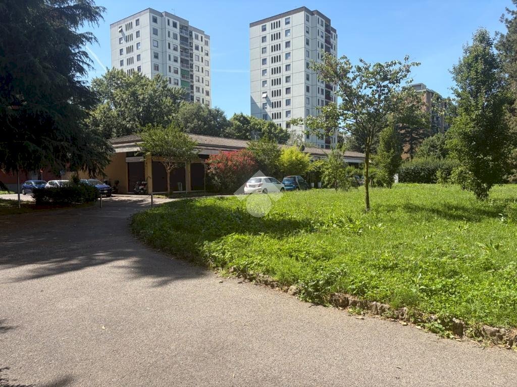 Quadrilocale Via Enrico Falck, Milano (zona Gallaratese) - foto 3