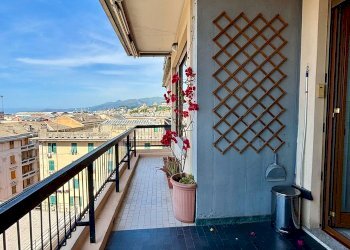 Quadrilocale VIA GIUSEPPE ELIA BENZA, Genova (zona Sestri Ponente) - foto 1