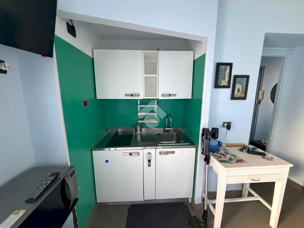 One-room apartment Via Fratelli Calandra, Torino (neighborhood Centro) - photo 3