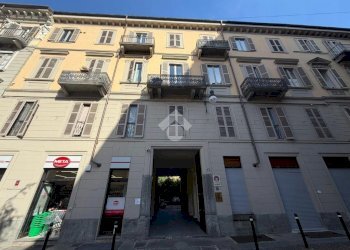 One-room apartment Via Fratelli Calandra, Torino (neighborhood Centro) - photo 1