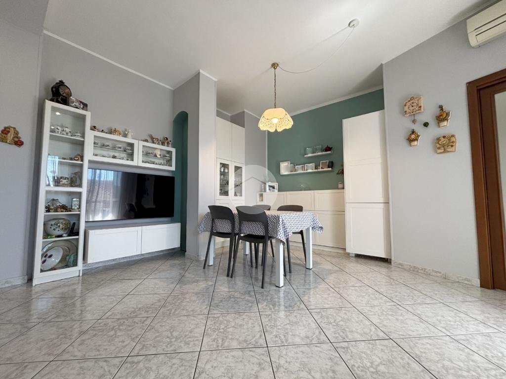 Quadrilocale Via Conte di Roccavione, Torino (zona Borgo Vittoria) - foto 3