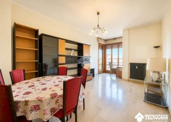 Three-room apartment Piazza della Libertà, Cornaredo - photo 1