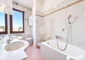 Three-room apartment Piazza della Libertà, Cornaredo - photo 13