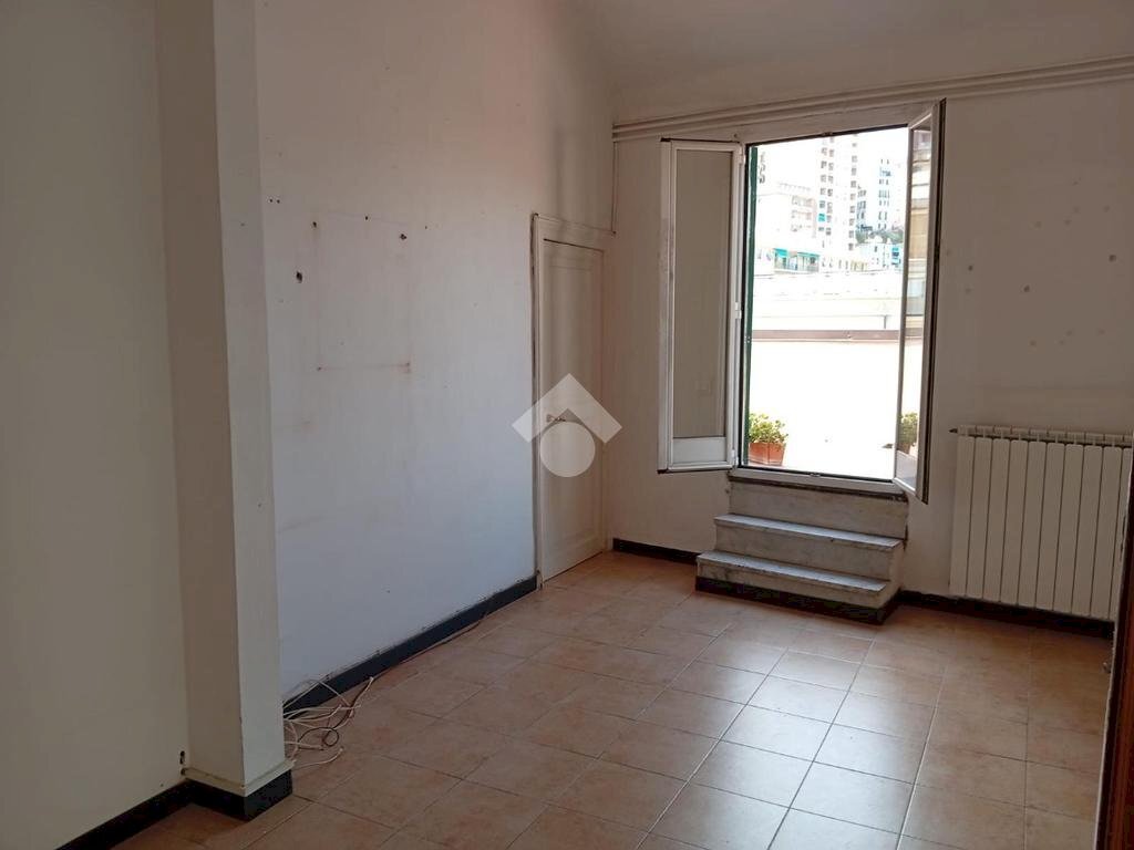 Appartamento Via Bobbio, Genova (zona Marassi) - foto 2