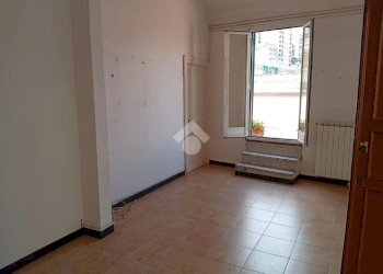 Appartamento Via Bobbio, Genova (zona Marassi) - foto 3