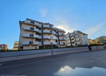 Three-room apartment Via Cavour, San Giuliano Milanese - photo 15