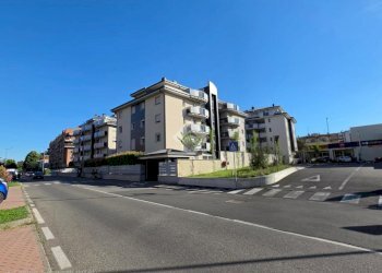 Three-room apartment Via Cavour, San Giuliano Milanese - photo 28