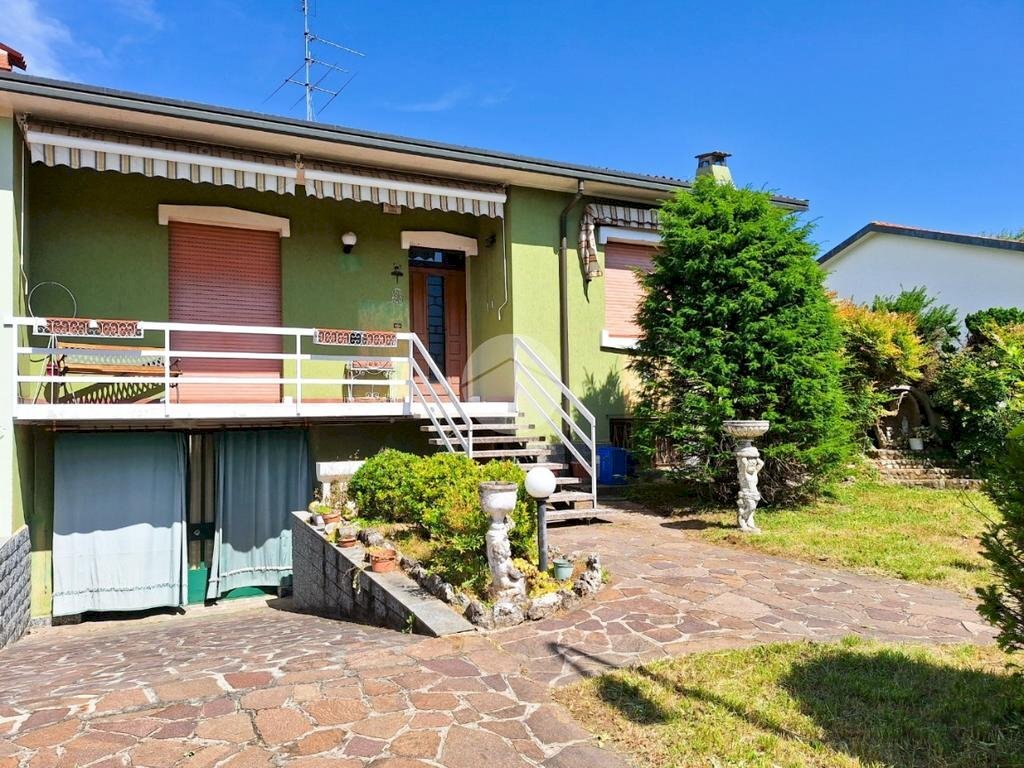 Porzione di casa Via Giacomo Matteotti, Mesero - foto 2