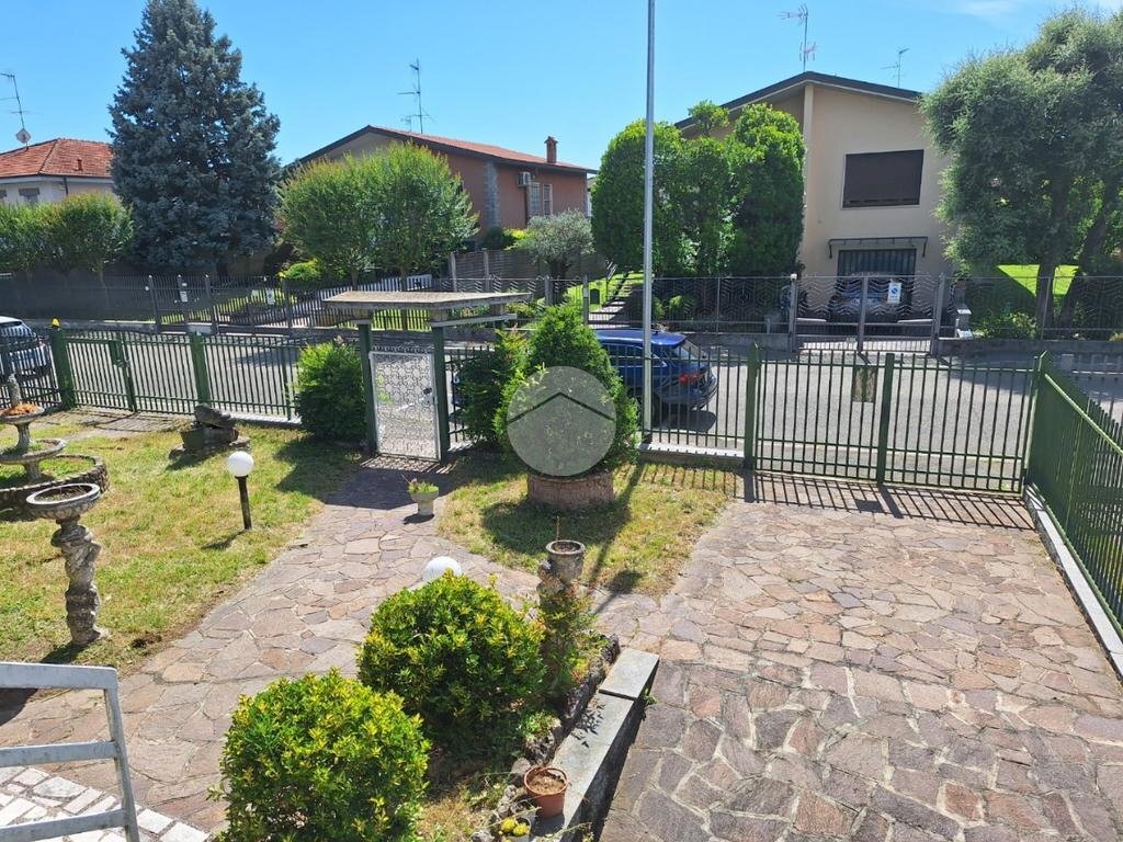 Porzione di casa Via Giacomo Matteotti, Mesero - foto 3