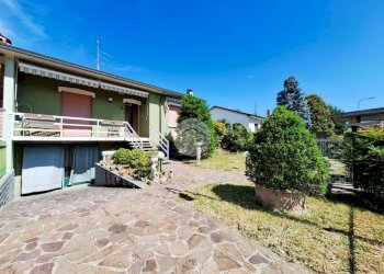 Porzione di casa Via Giacomo Matteotti, Mesero - foto 1