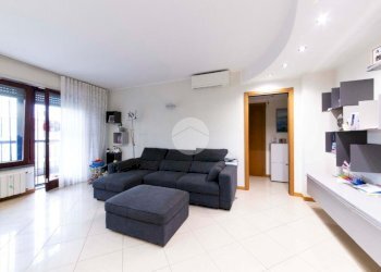 Four-room apartment Via Amerigo Vespucci, Cesano Boscone - photo 9