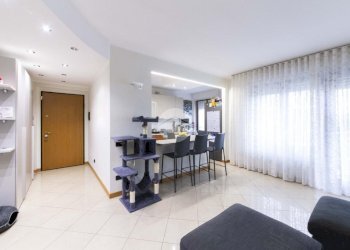 Four-room apartment Via Amerigo Vespucci, Cesano Boscone - photo 13