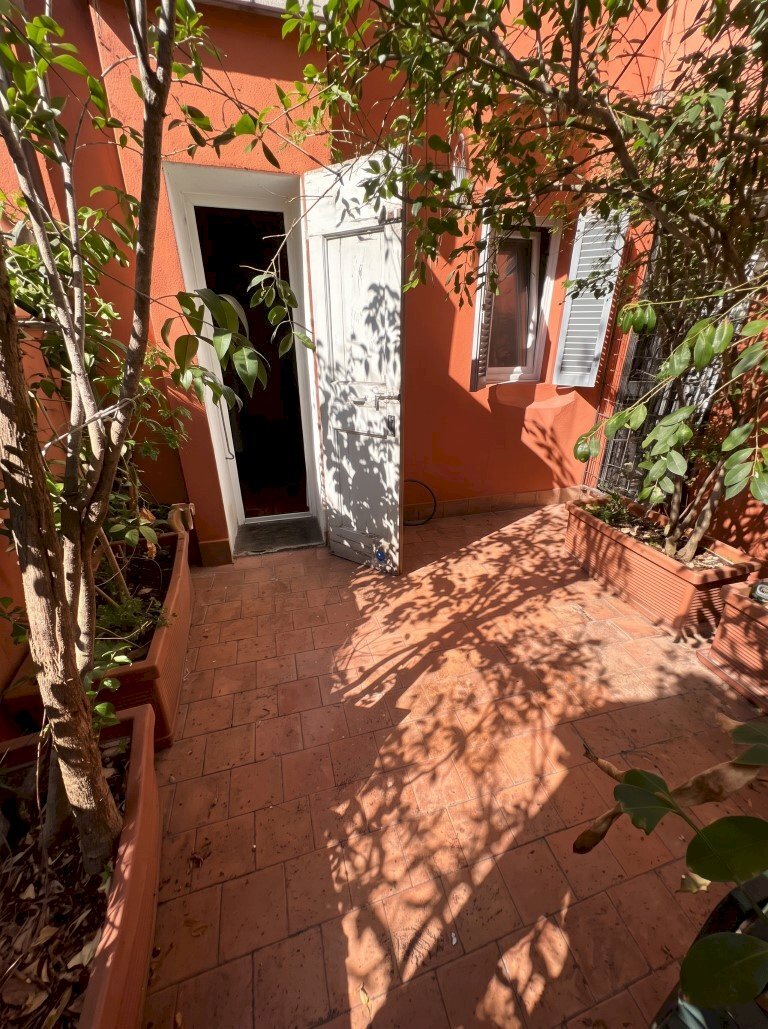 Three-room apartment Bologna (neighborhood Centro Storico) - photo 2