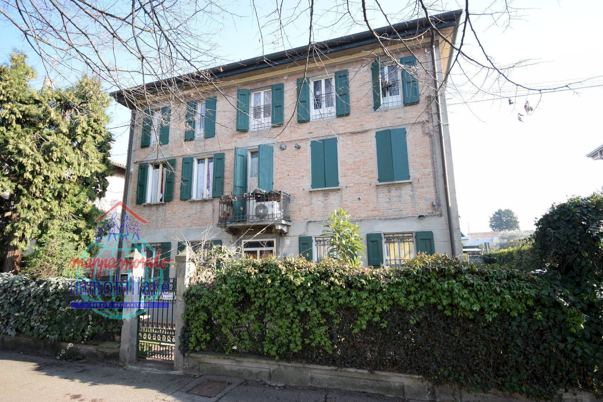 Foto 1 - Villa VIALE VITTORIO FALZONI GALLERANI
 
7, Cento - photo 1