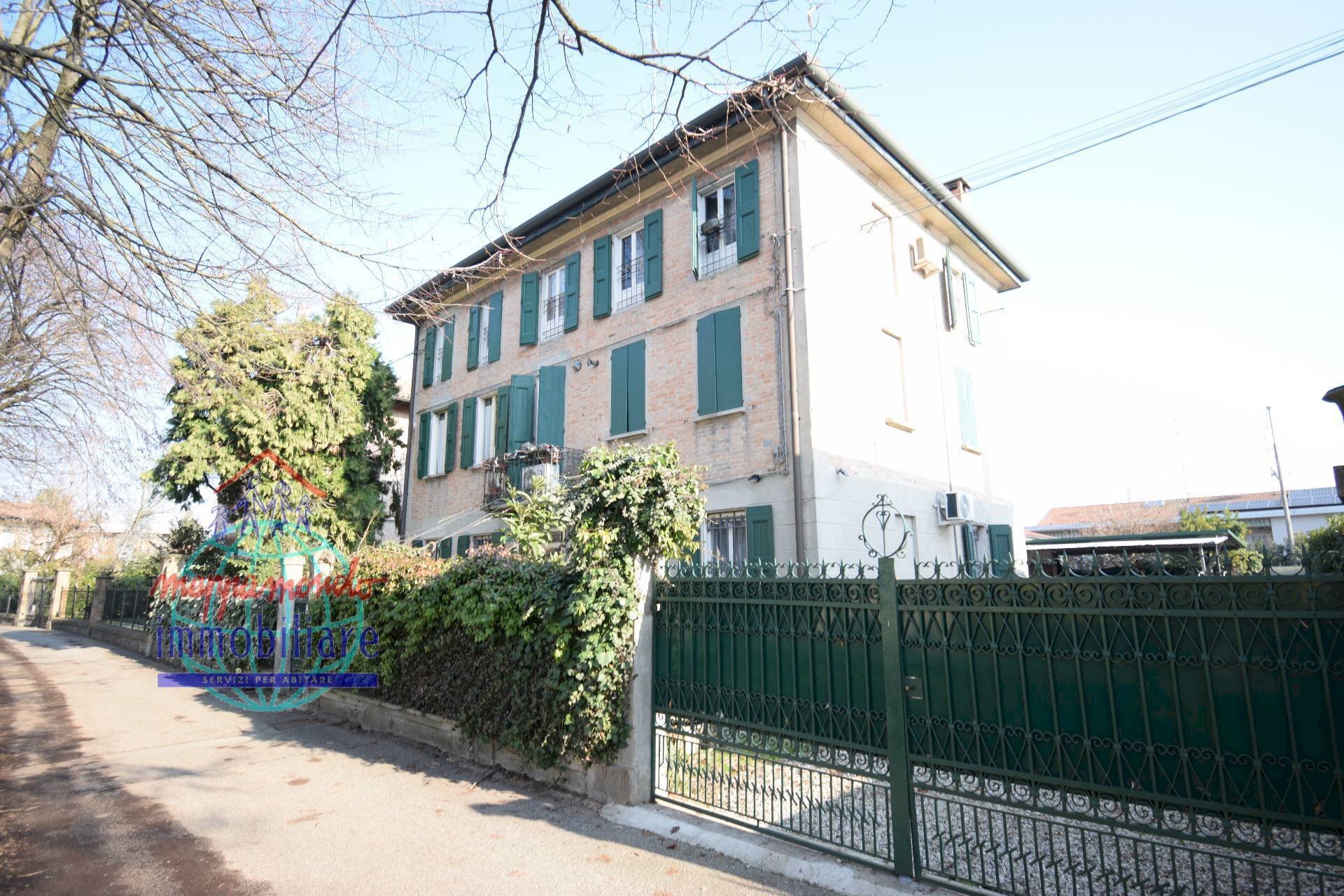 Foto 3 - Villa VIALE VITTORIO FALZONI GALLERANI
 
7, Cento - photo 3