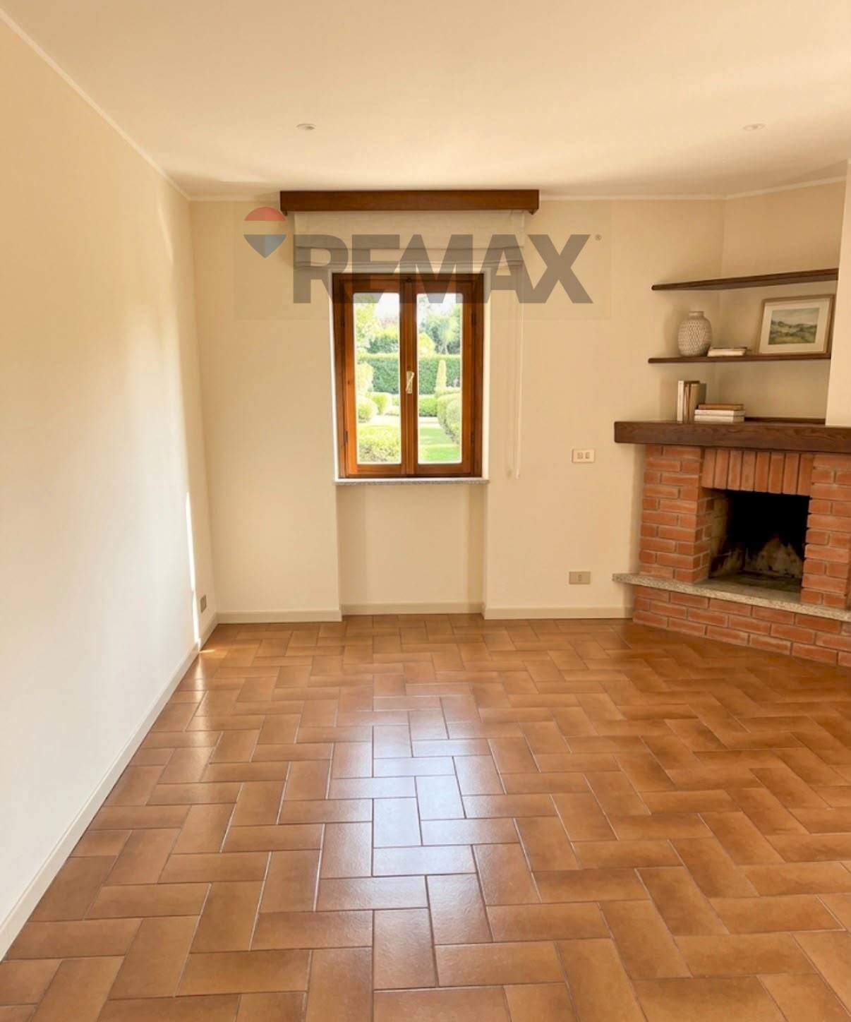 Stanza vuota - Appartamento VIA SAN ANTONIO
 
5, Casalzuigno - foto 1