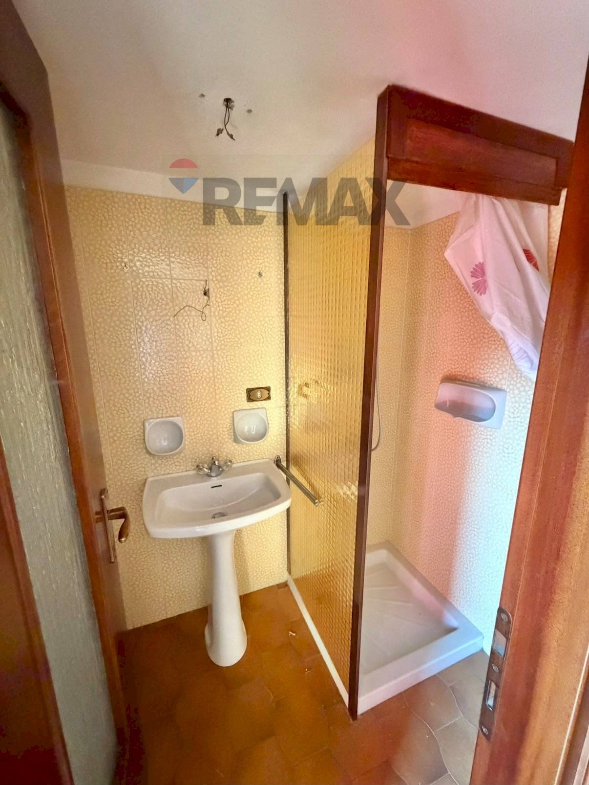 Bagno - Appartamento VIA SAN ANTONIO
 
5, Casalzuigno - foto 3