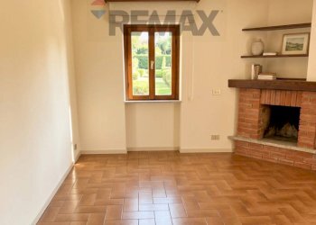 Stanza vuota - Appartamento VIA SAN ANTONIO
 
5, Casalzuigno - foto 1