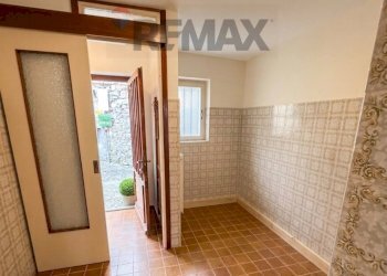 Stanza vuota - Bilocale VIA SAN ANTONIO
 
5, Casalzuigno - foto 3