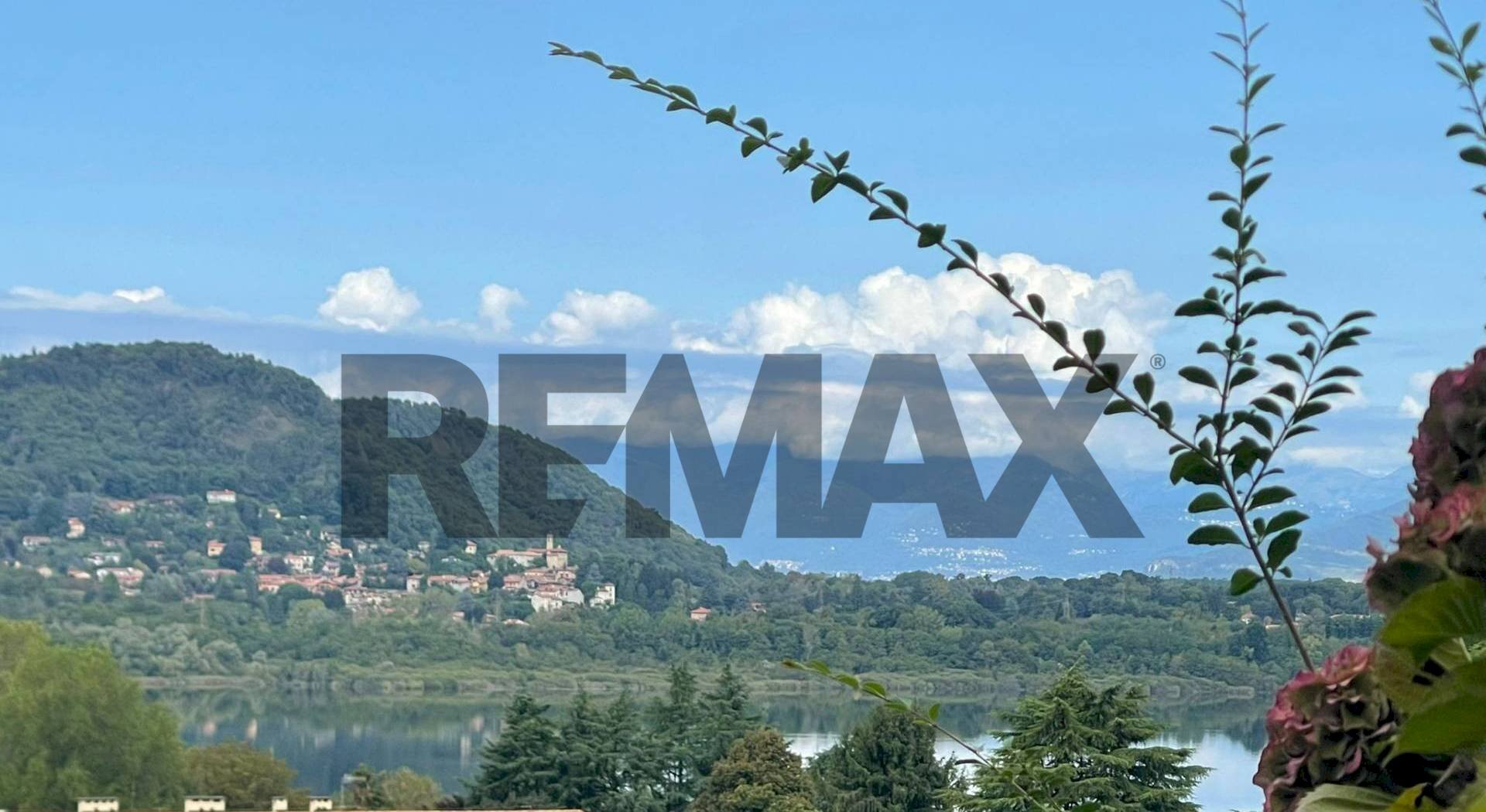 Vista delle montagne - Four-room apartment Via Lombardia
1, Vergiate - photo 2