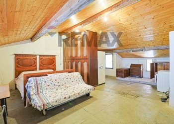Camera / camera da letto - Three-room apartment via Trieste
 
73, Brezzo di Bedero - photo 16