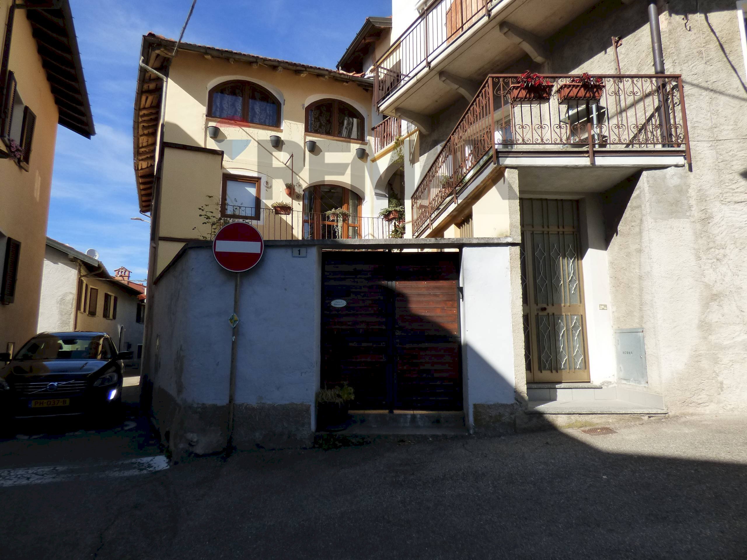 Edificio all\'aperto - Semi-detached house Trento
 
1, Brezzo di Bedero - photo 1