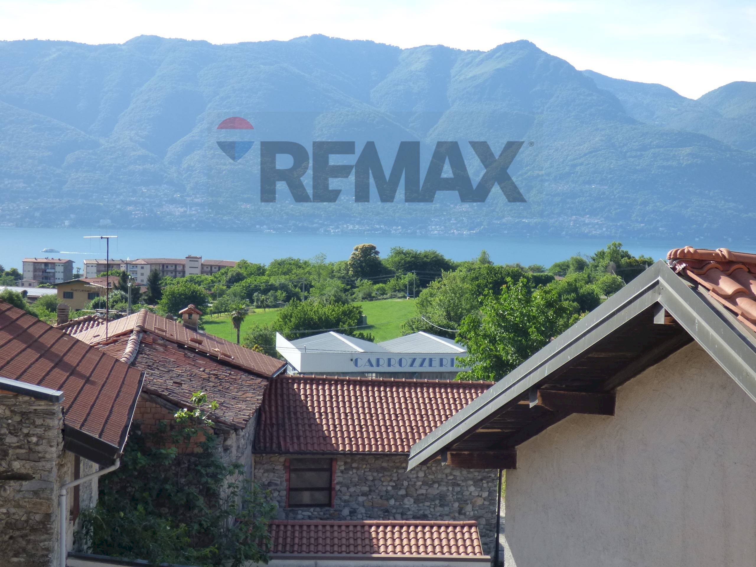 Vista delle montagne - Casa semi indipendente Trento
 
1, Brezzo di Bedero - foto 1